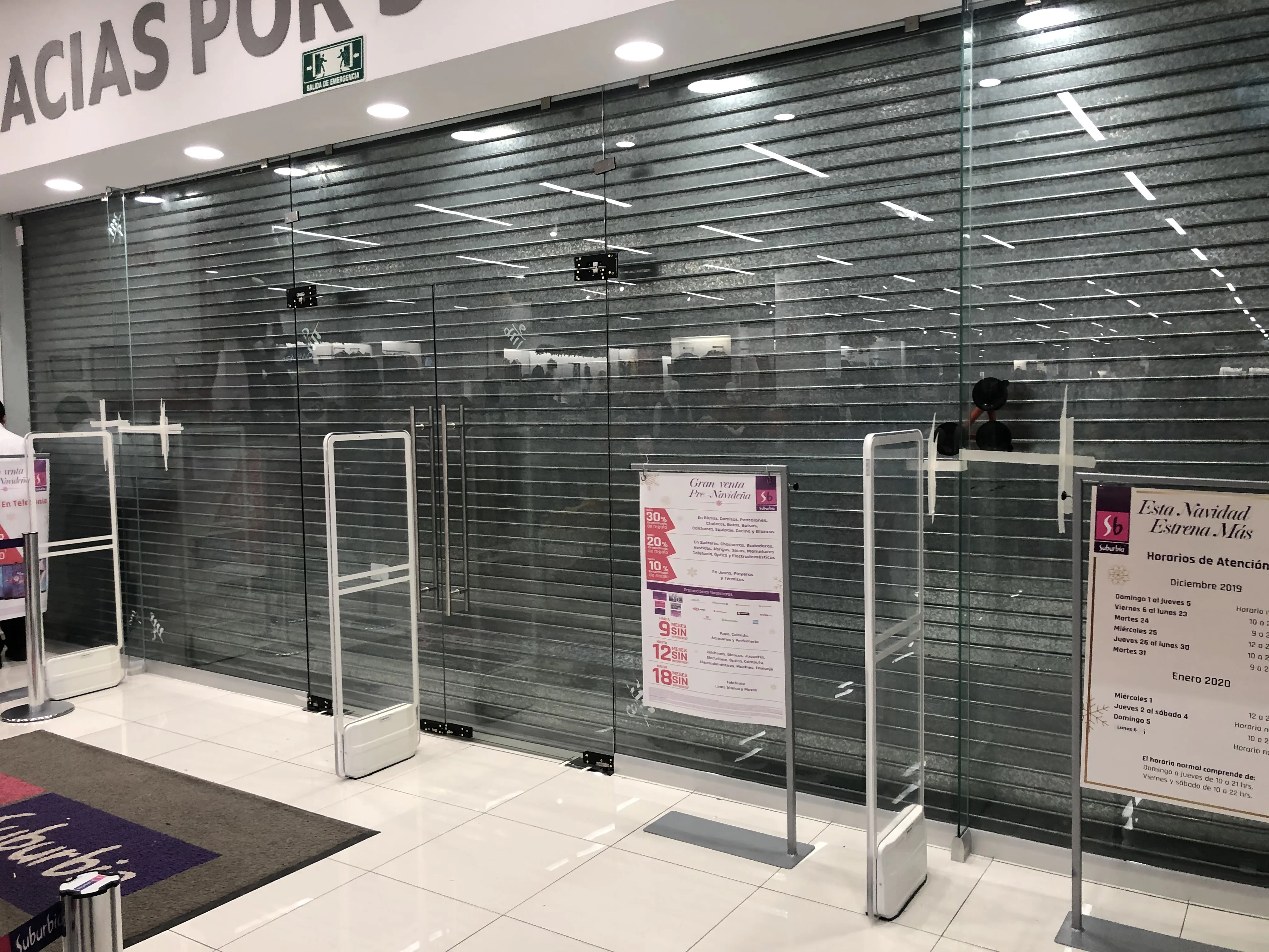 Fachadas integrales en centro comercial