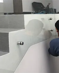 Instalación de vidrio templado realizada por Grupo AVOS