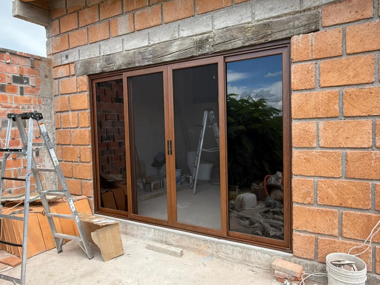 Mosquitero en marco de aluminio
