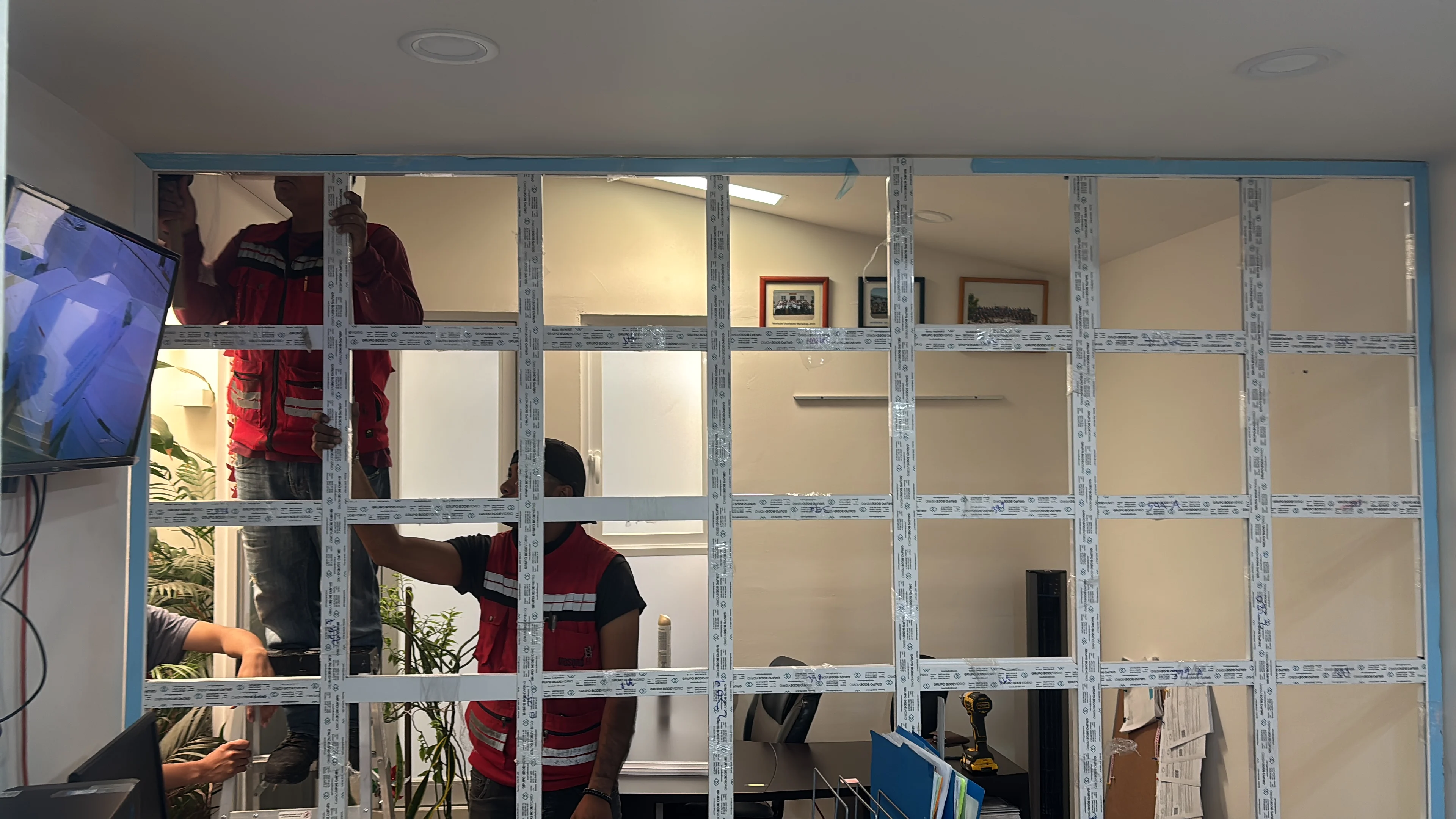 Mampara con ventanas